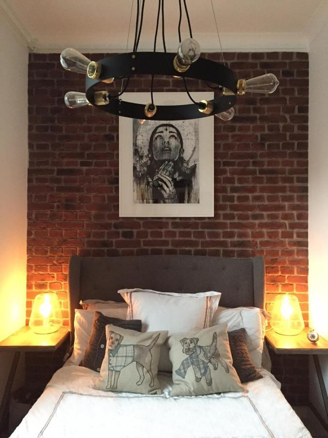 Spacious 1 Bedroom Split Level Old Pub Conversion Tower Bridge Лондон Экстерьер фото