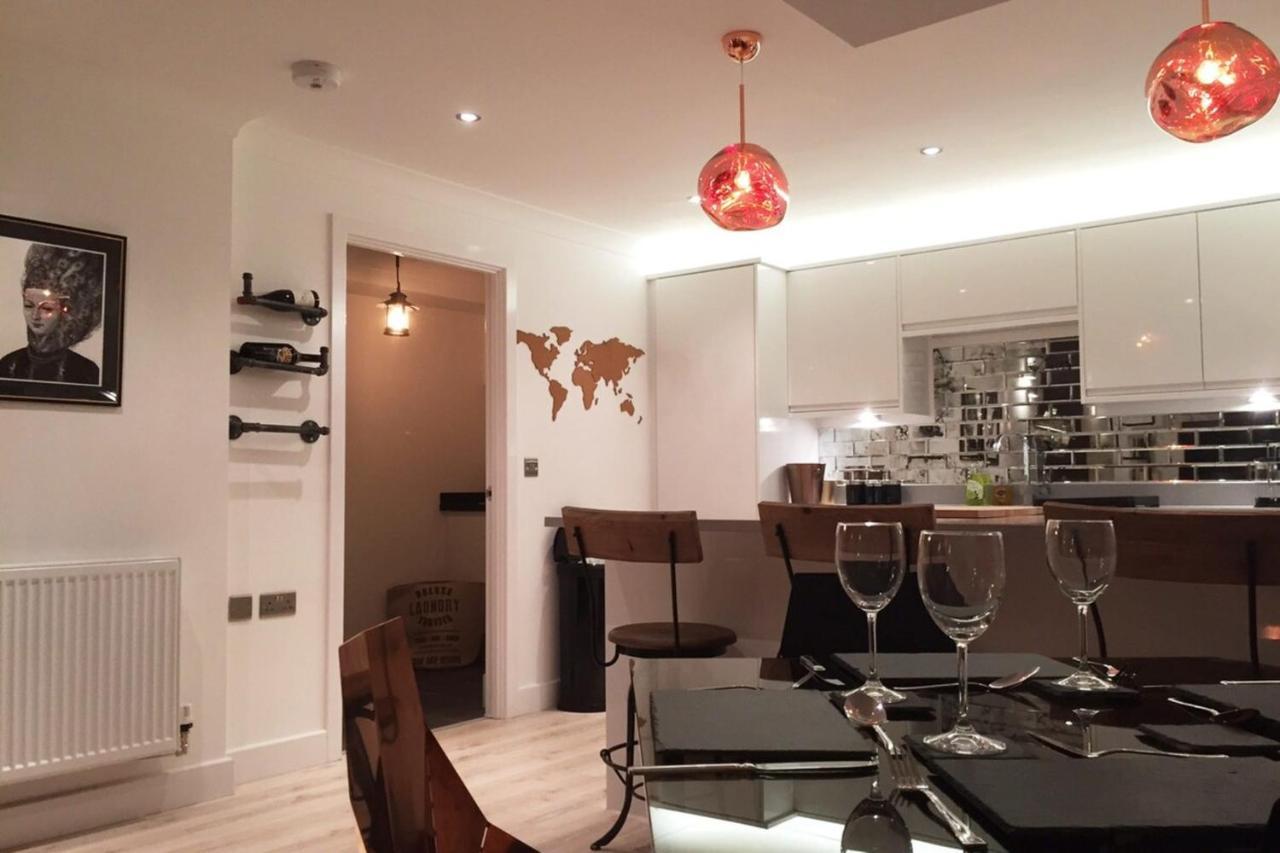 Spacious 1 Bedroom Split Level Old Pub Conversion Tower Bridge Лондон Экстерьер фото
