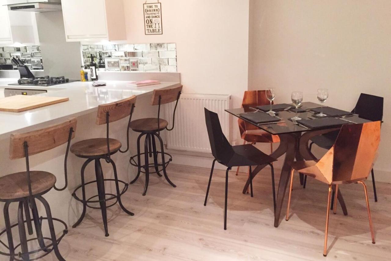Spacious 1 Bedroom Split Level Old Pub Conversion Tower Bridge Лондон Экстерьер фото
