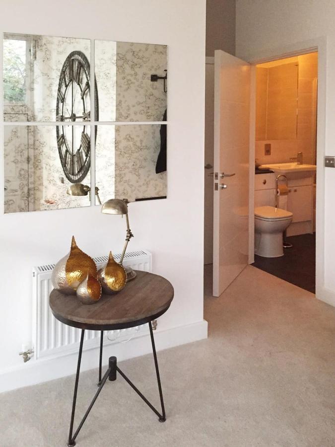 Spacious 1 Bedroom Split Level Old Pub Conversion Tower Bridge Лондон Экстерьер фото