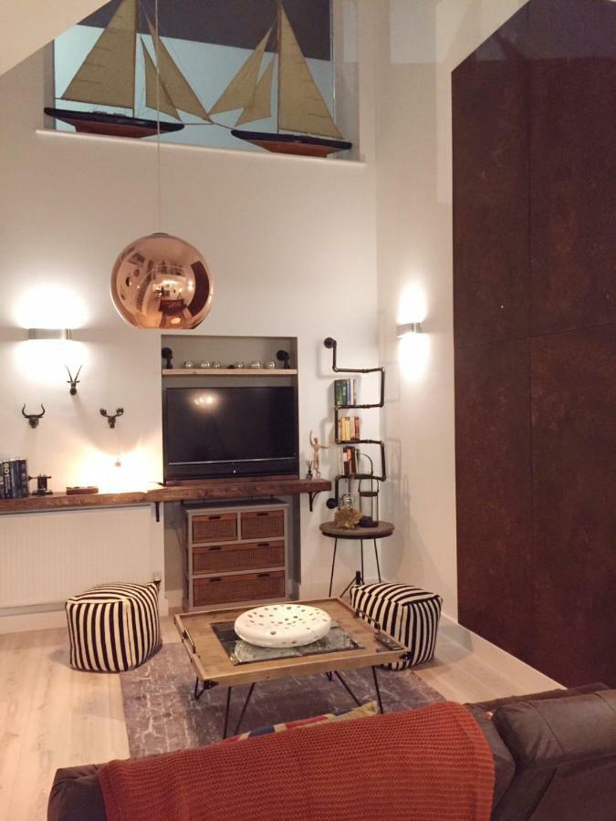 Spacious 1 Bedroom Split Level Old Pub Conversion Tower Bridge Лондон Экстерьер фото