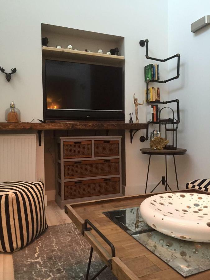 Spacious 1 Bedroom Split Level Old Pub Conversion Tower Bridge Лондон Экстерьер фото